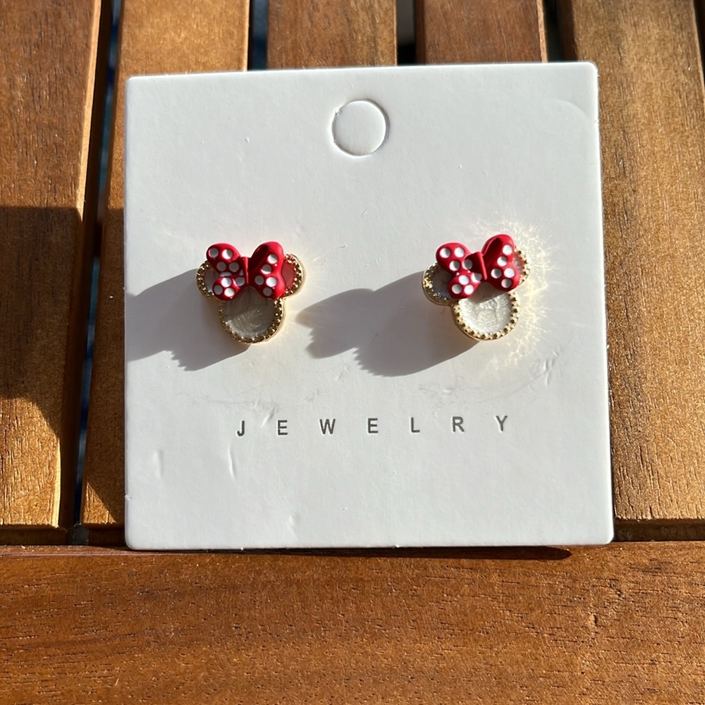 Minnie Mouse With Red Dotted Bow Earrings - Picture 2 of 5